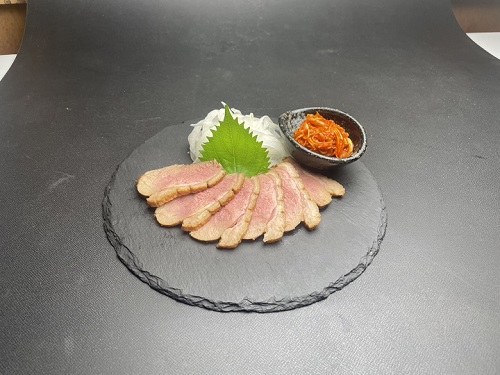 冷製合鴨ロース ネギキムチ添え