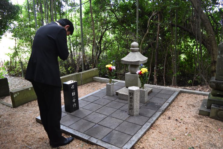 野田宇太郎　お墓参り①JPG.JPG